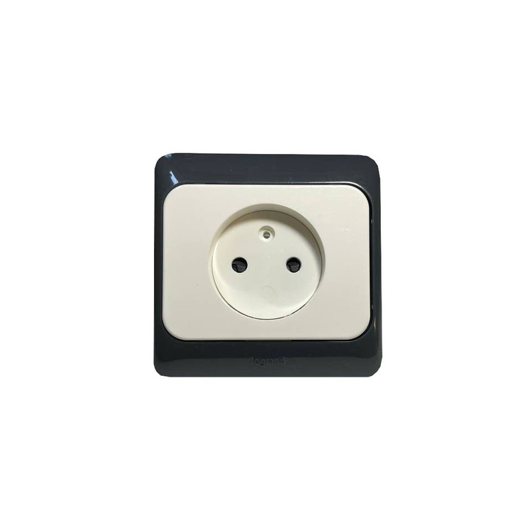 پریز برق لگرند مدل 681115 main 1 7