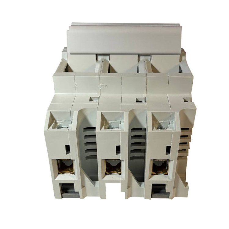 سکسیونر لگرند مدل 51×14 کد SP51 215 04 main 1 3